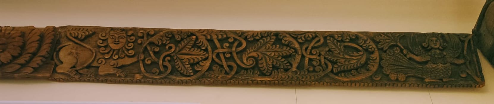 Carving on wood on cash and cantikas. Ancient Russian creativity. Museum of Russian Culture.