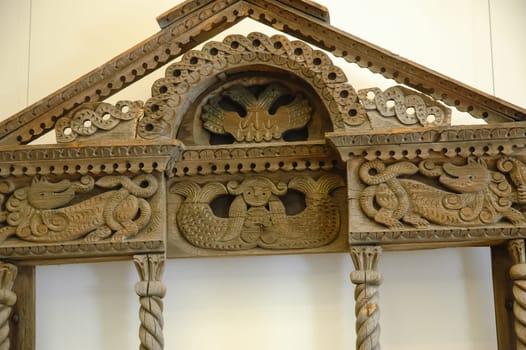 Carving on wood on cash and cantikas. Ancient Russian creativity. Museum of Russian Culture.