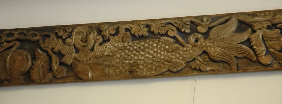Carving on wood on cash and cantikas. Ancient Russian creativity. Museum of Russian Culture.