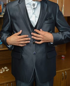 Final touches before stepping into the spotlight, every detail matters on a special occasion