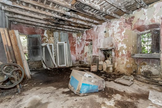 Old ruined house to be renovated. To be demolition. Abandoned.