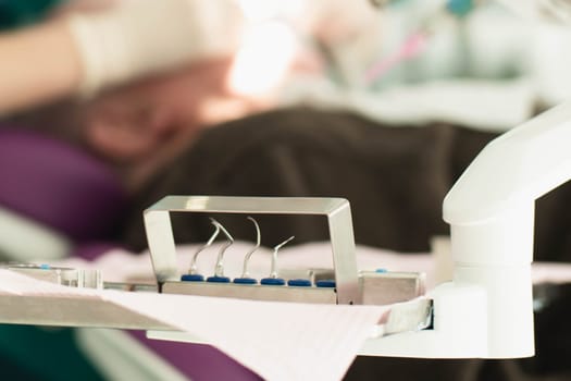 Multi Plug. Sterilization of descaling inserts. Endodontic treatment.