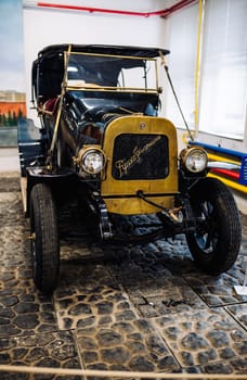 Antique Russo-Baltique Russo-Balt K12 20 car standing in a museum