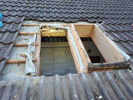 Ausbau eines faulenden Dachfensters