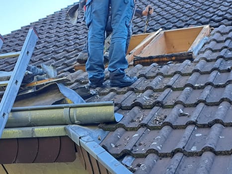 Ausbau eines faulenden Dachfensters
