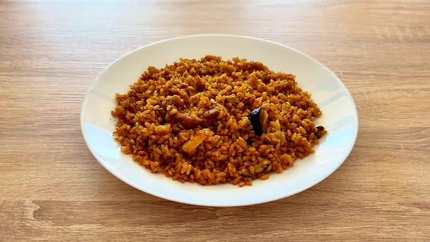 Discover this wonderful and vibrant Jollof rice dish, which is perfect for lively parties or family gatherings