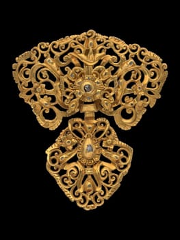 Elegant 18th-century Portuguese pendant in intricate gold filigree, accented with small diamonds. Evokes a sense of historical refinement and delicate craftsmanship.