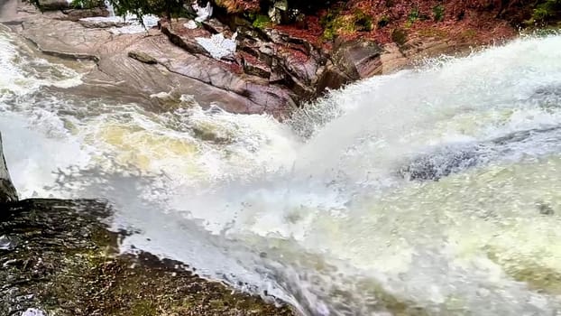 This breathtaking waterfall is a stunning natural wonder, showcasing powerful torrents amidst vibrant nature