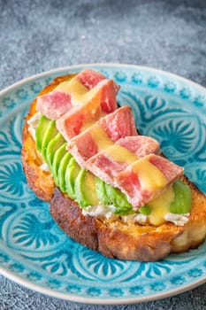 Savory tuna meets creamy labneh, lemon-mustard sauce adds a tangy twist