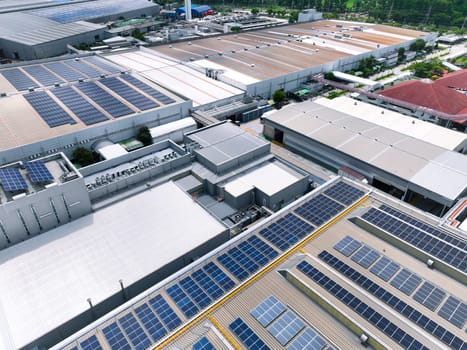 Solar-powered warehouse facility. Modern distribution center with rooftop solar panel. Eco-friendly warehouse. Sustainable logistics solutions for reduced carbon footprint. Sustainable energy.