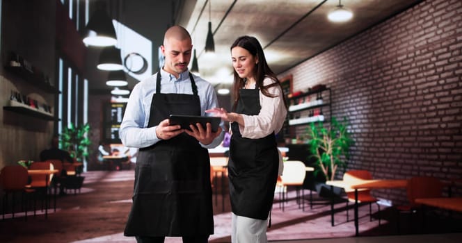 Teamwork Training For New Coffee Shop Employee