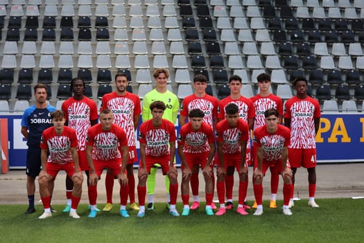The number of 13 new signings at SC Freiburg II - U23 - Season 2023/24 is equal to that of a new team