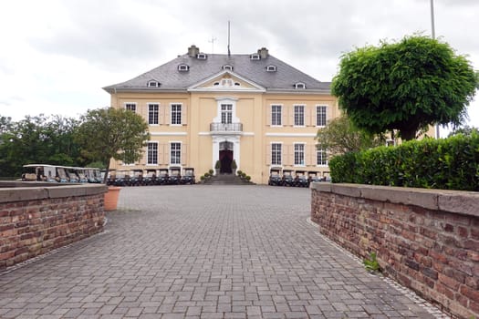 Schloss Miel, Barockschloss mit Golfplatz, Nordrhein-Westfalen, Deutschland, Swisttal