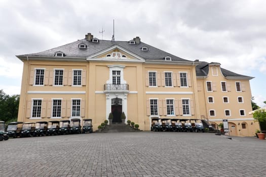 Schloss Miel, Barockschloss mit Golfplatz, Nordrhein-Westfalen, Deutschland, Swisttal