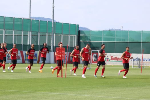 The first relaxed training session for the SC Freiburg players will take place at the start of training for Bundesliga club SC Freiburg 2023  DFL REGULATIONS PROHIBIT ANY USE OF PHOTOGRAPHS AS IMAGE SEQUENCES AND/OR QUASI-VIDEONann  Photo: Joachim Hahne/johapress