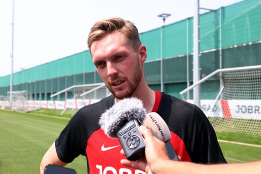 at the start of training Bundesliga club SC Freiburg 2023  DFL REGULATIONS PROHIBIT ANY USE OF PHOTOGRAPHS AS IMAGE SEQUENCES AND/OR QUASI-VIDEONann  Photo: Joachim Hahne/johapress