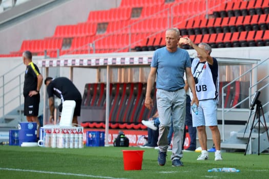 Thoughtful: Coach Christian Streich (SC Freiburg) at the football test match: SC Freiburg - Grasshoppers GC Zurich  REGULATIONS PROHIBIT ANY USE OF PHOTOGRAPHS AS IMAGE SEQUENCES AND/OR QUASI-VIDEONann  Photo: Joachim Hahne/johapress
