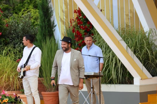 Singer Timo with band ARD-TV-Show "Immer wieder sonntags"""