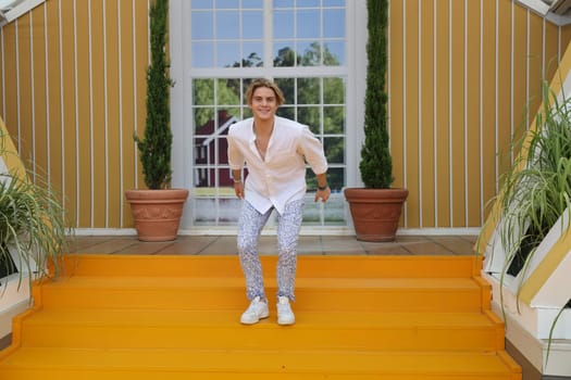Ready,set,go: Vincent Gross (singer/musician) in the ARD TV show "Immer wieder sonntags"""