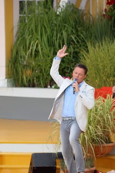 Stefan Mross (singer / presenter / entertainer) in the ARD TV show "Immer wieder sonntags""."