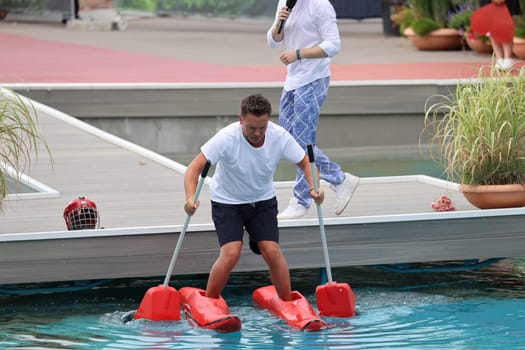 Always stay nice and relaxed: Stefan Mross (singer / presenter / entertainer) at a small rowing competition in the ARD TV show "Immer wieder sonntags""."
