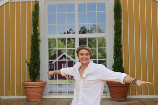 Vincent Gross (singer/musician) in the ARD TV show "Immer wieder sonntags"""