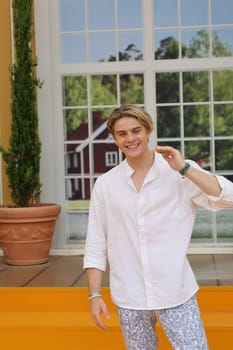 Vincent Gross (singer/musician) in the ARD TV show "Immer wieder sonntags"""