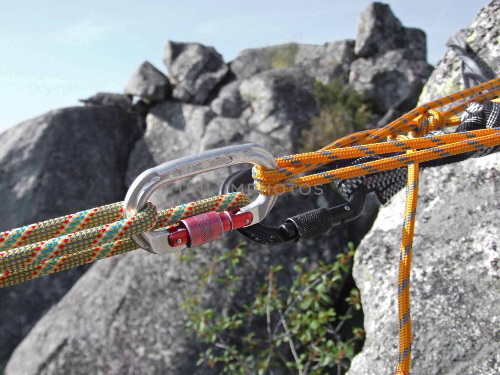 Equipment for mountain climbing and rappelling
