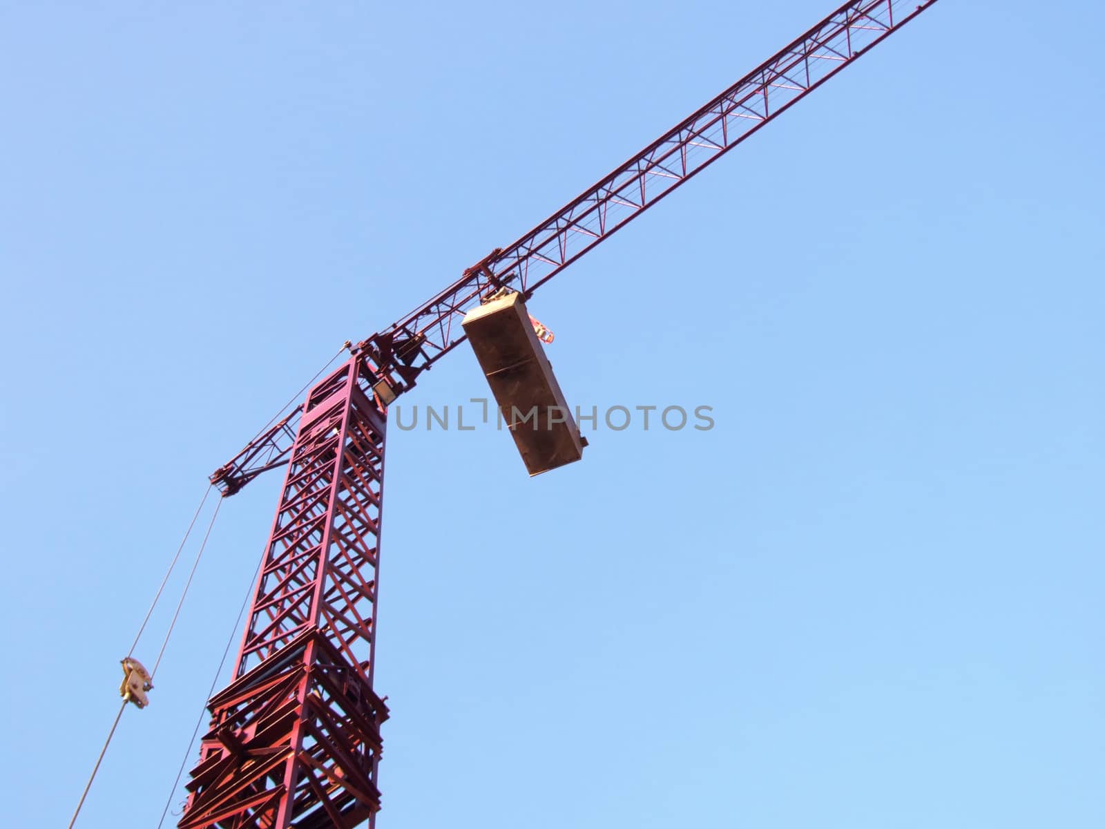 Crane and construction by PauloResende