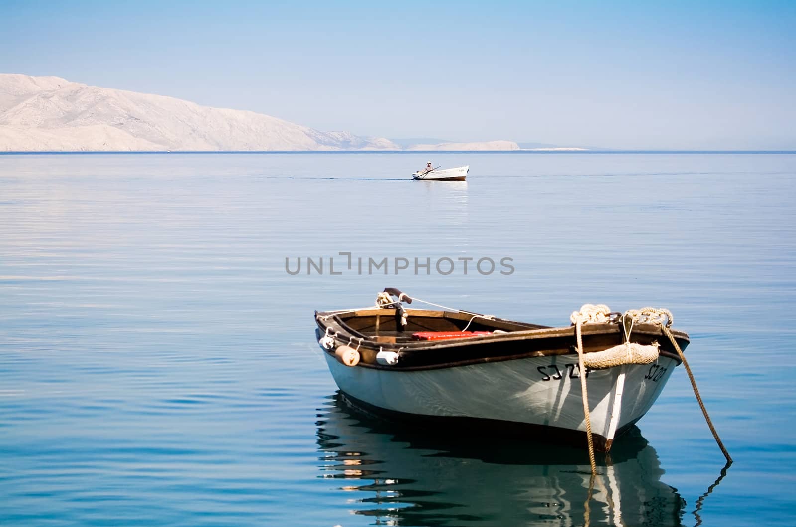 small boat by nubephoto