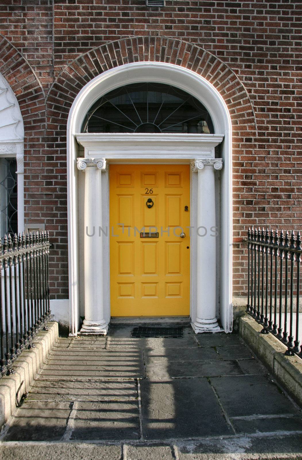 Door in Dublin by tupungato