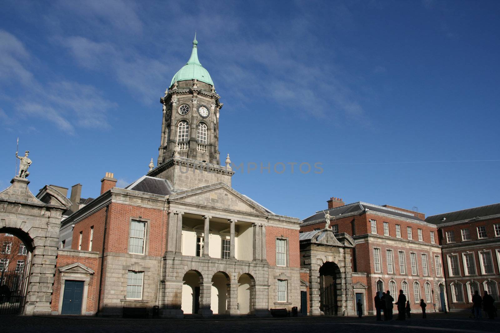 Dublin castle by tupungato