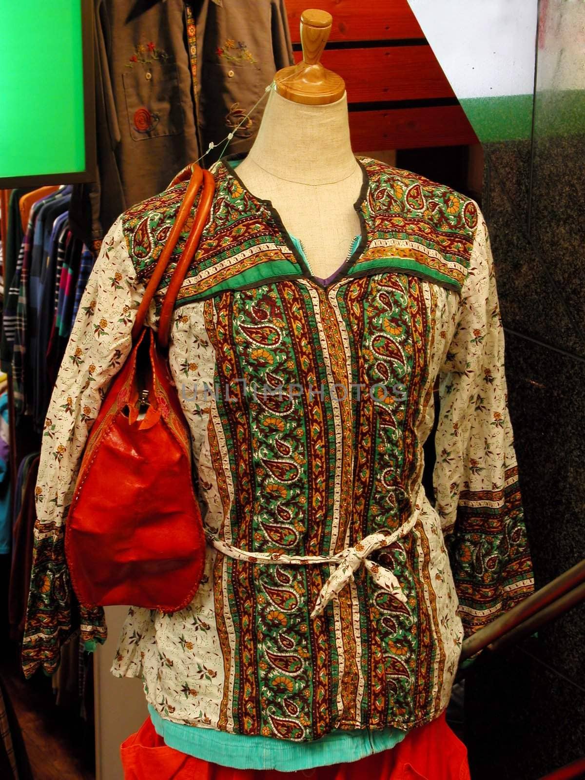 Manequin wwith specific casula woman clothes          