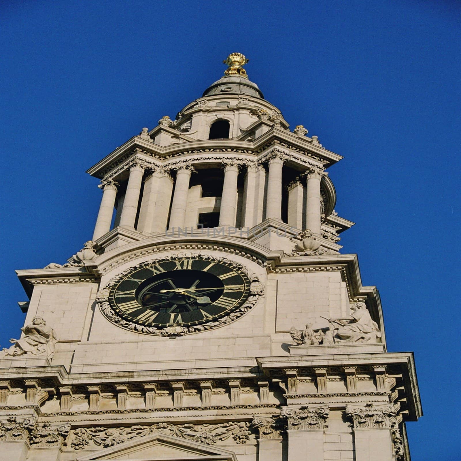 St Pauls cathedral clock