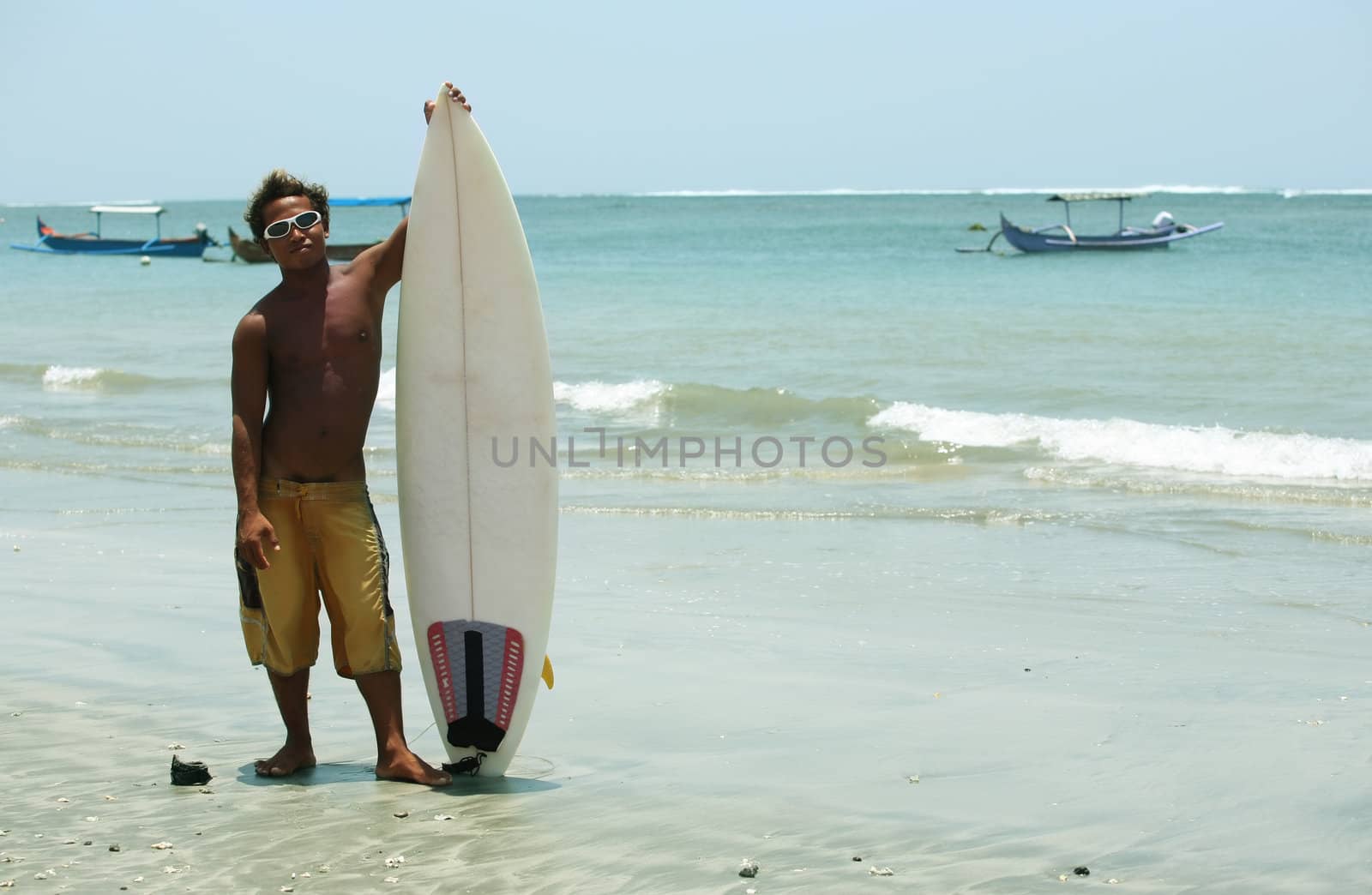 Portrait young men - the surfer