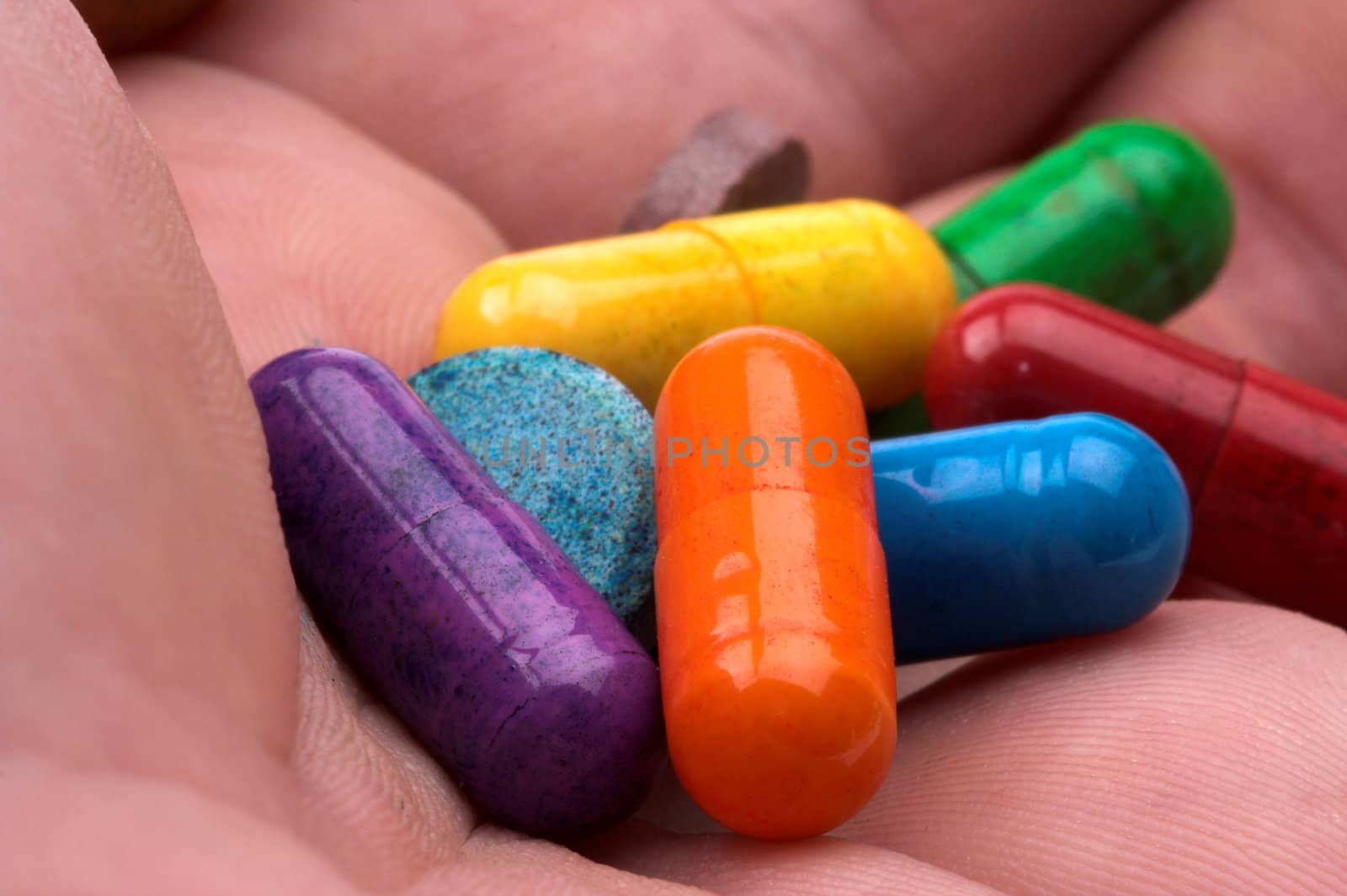 Color pills by alexkosev