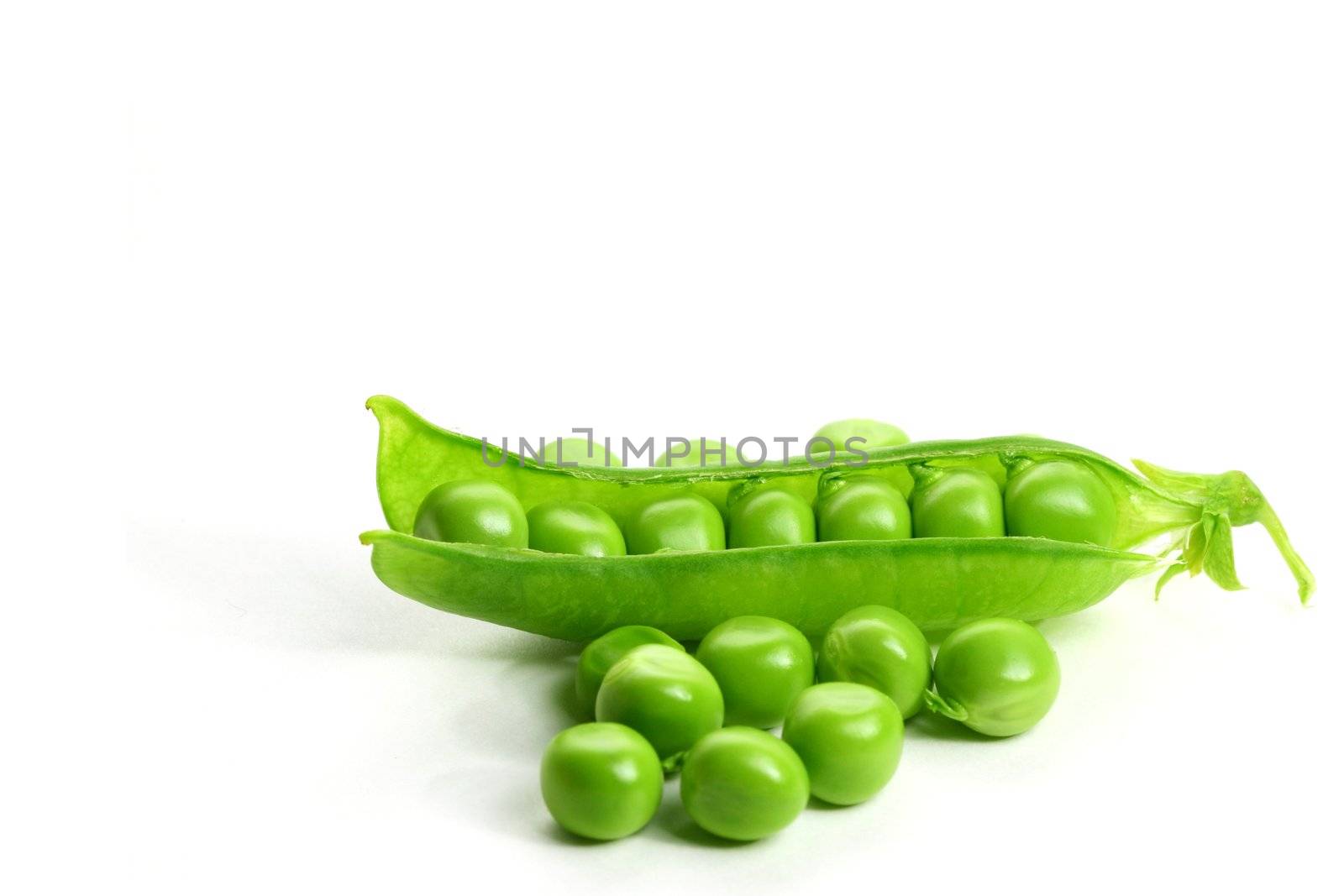 isolated peas by Yellowj