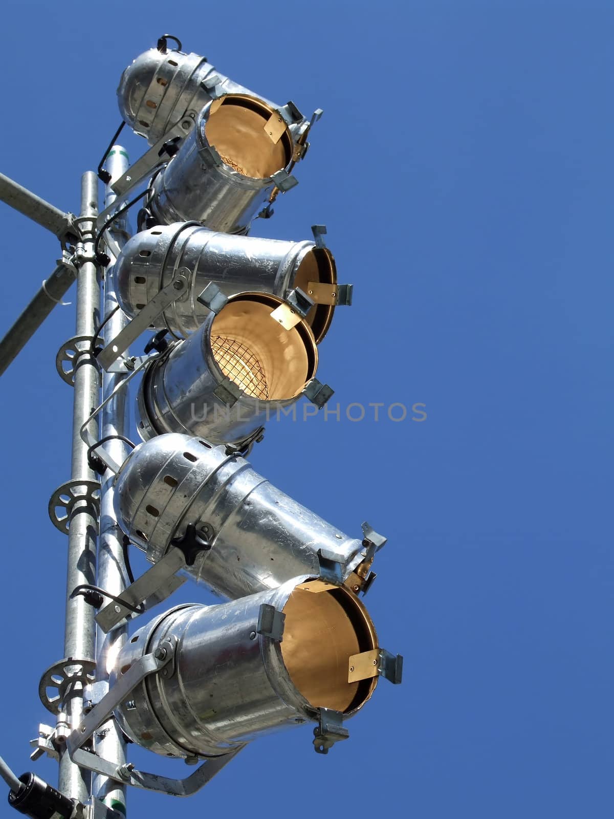 the street lamp on the street