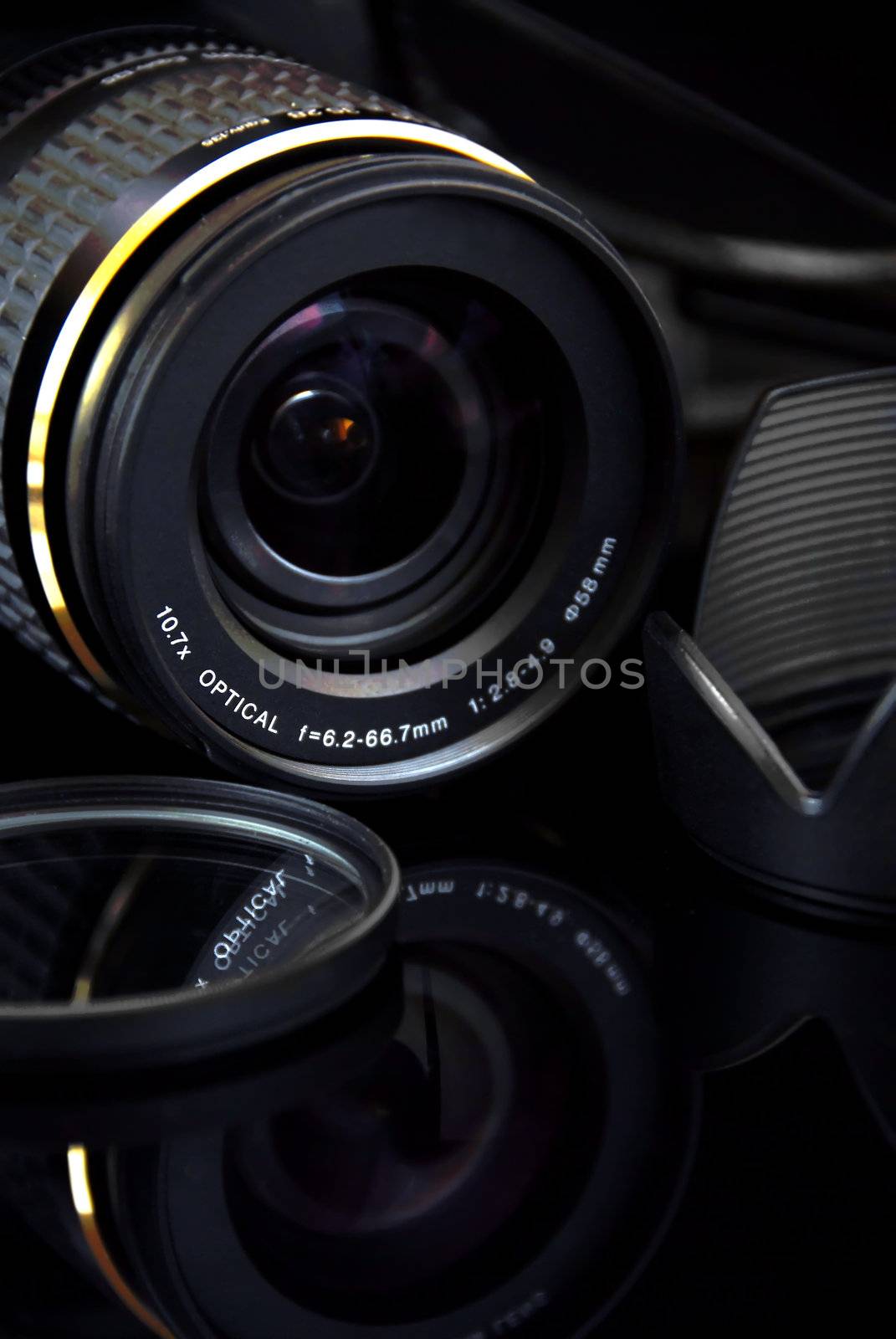 SLR Lens by anki21