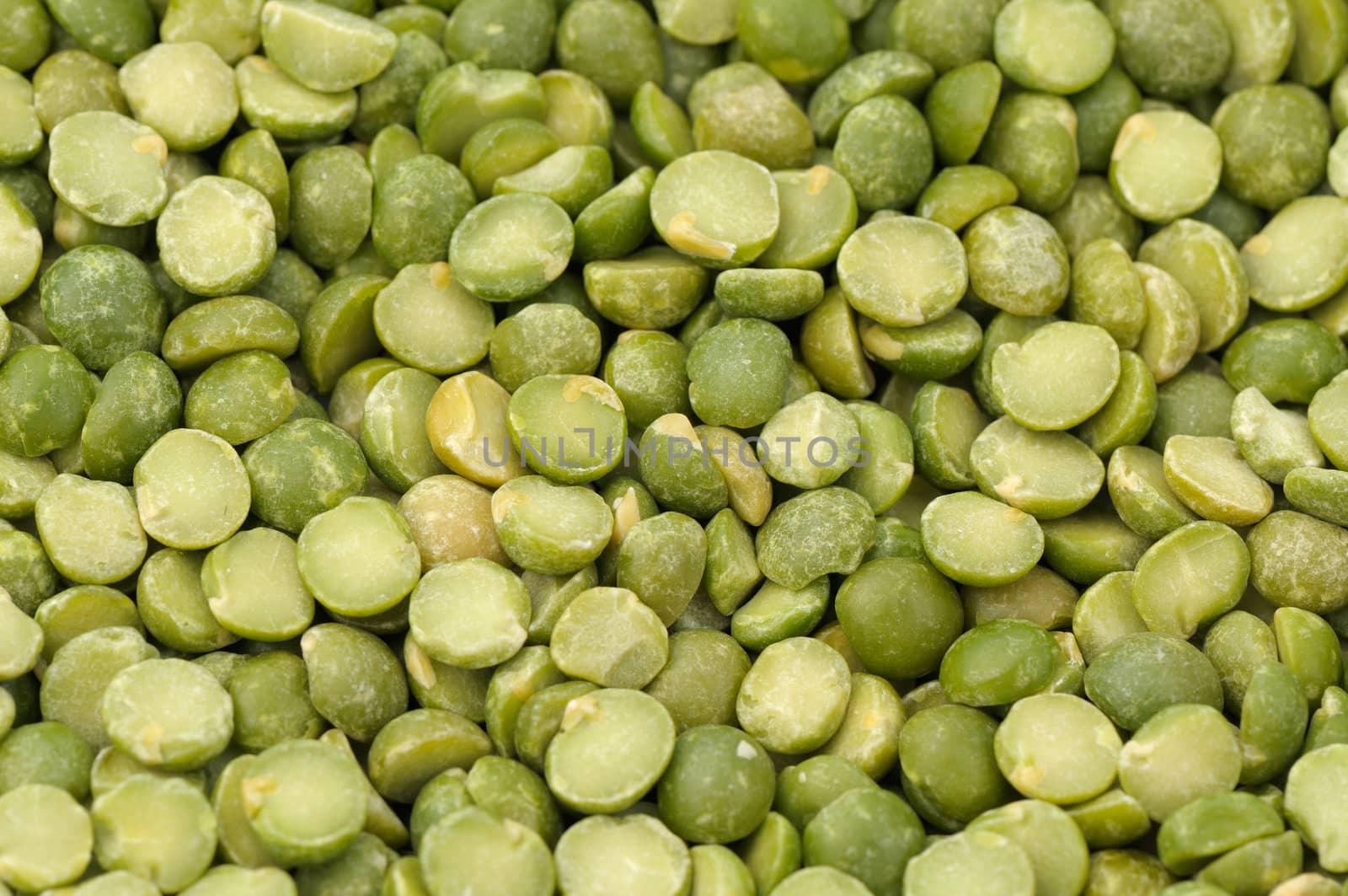 Split green peas macro by Hbak