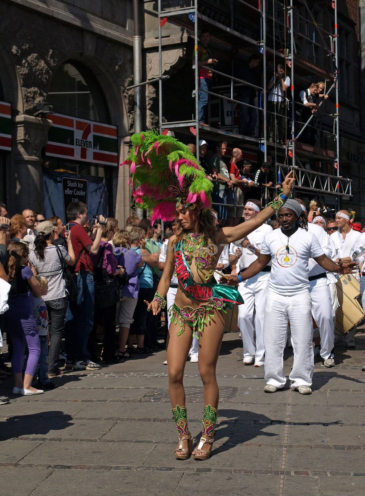 Three-day-event of fun, music, workshops and performance from 29th-31st May 2009. http://www.karneval.dk/