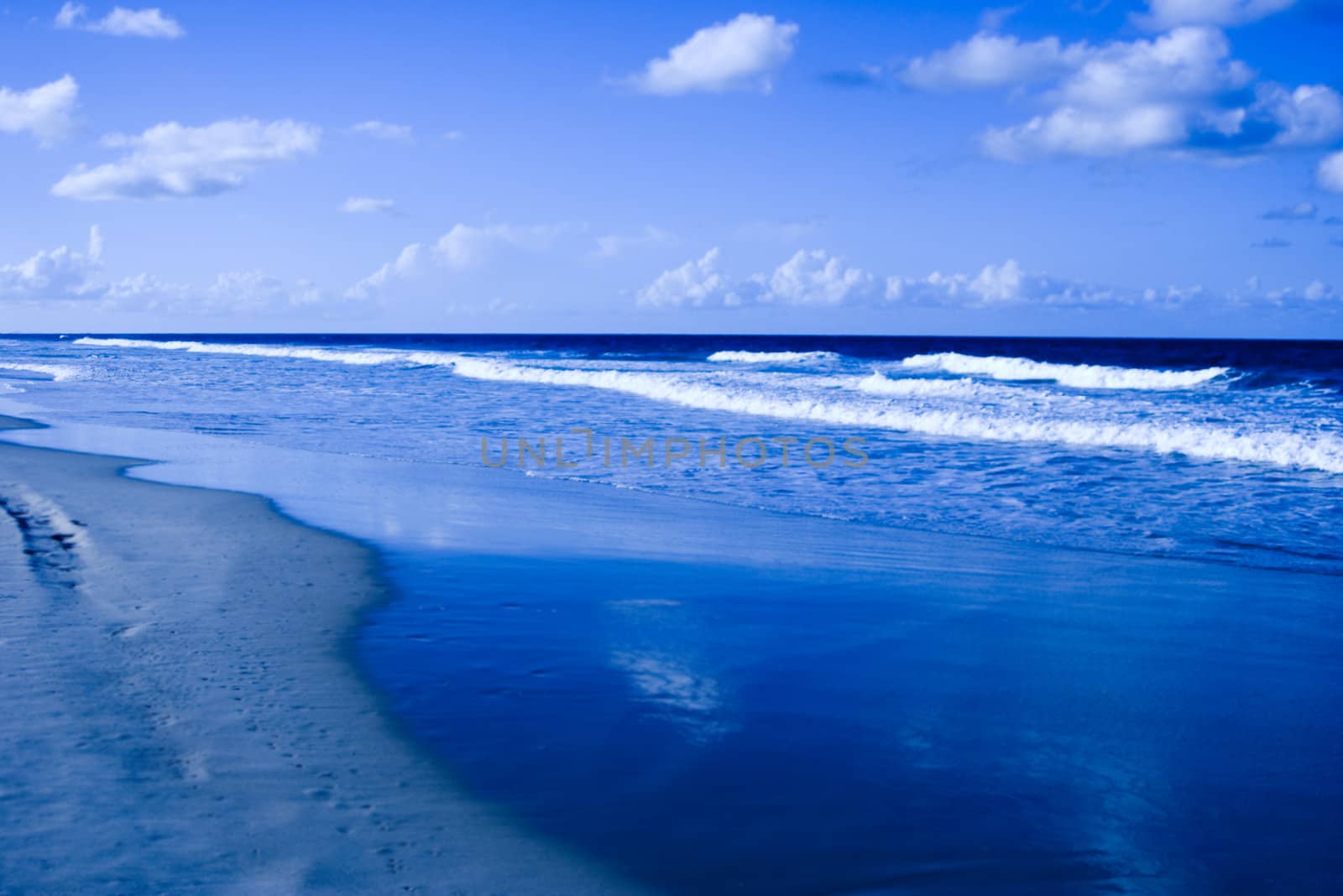 Beautiful Gold Coast beach by angietakespics