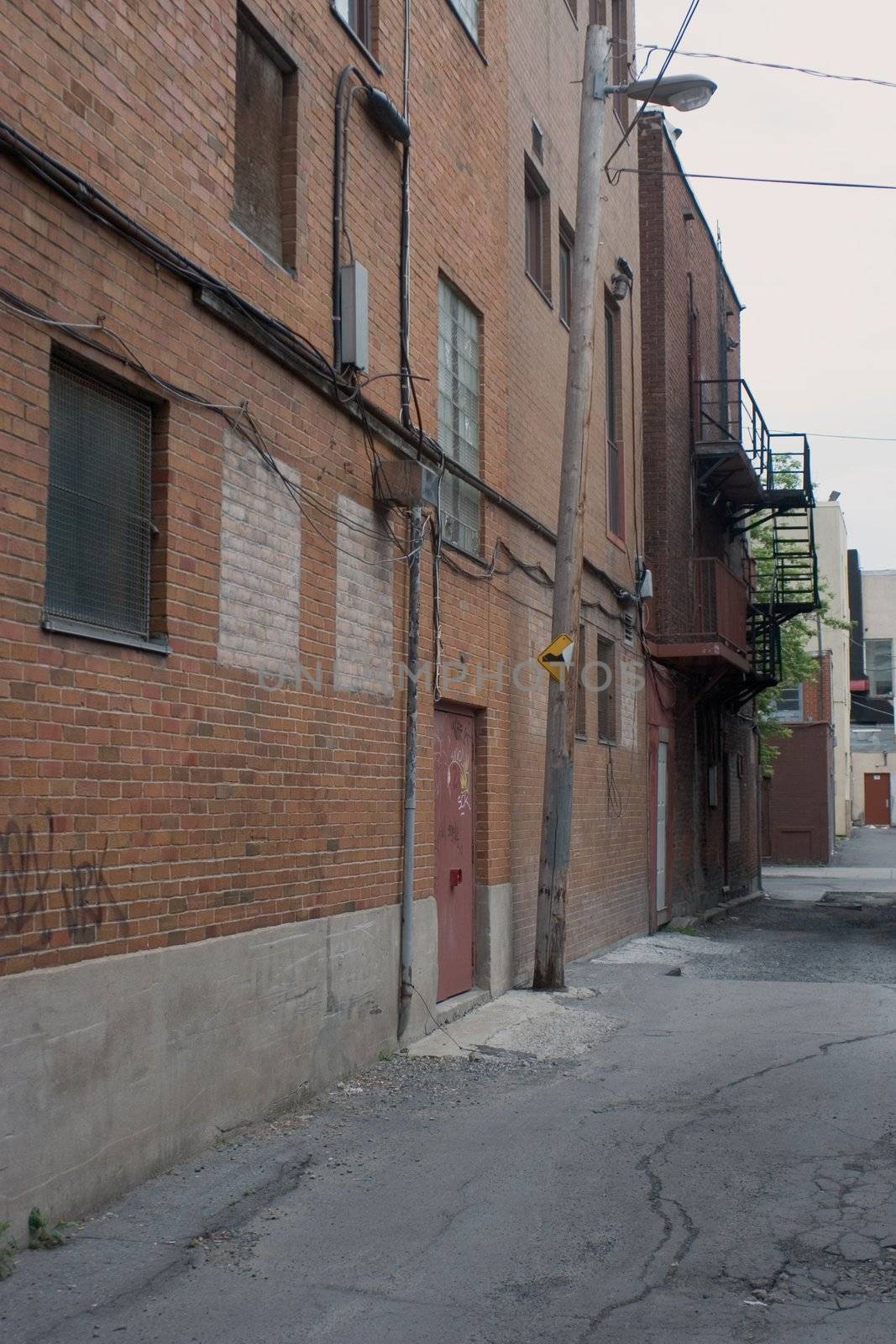 Back alley in downtown montreal