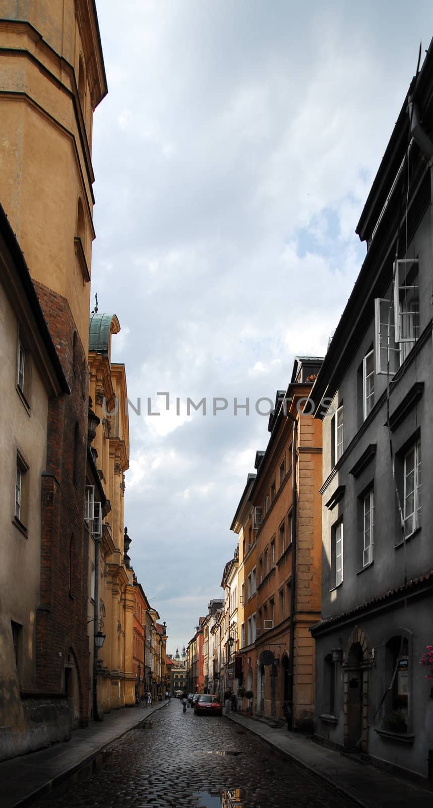 Warsaw Piwna street after rain by Vectorex