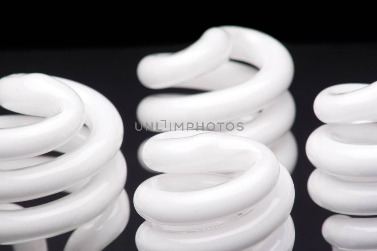 Close up of a 4 spiral bulb head