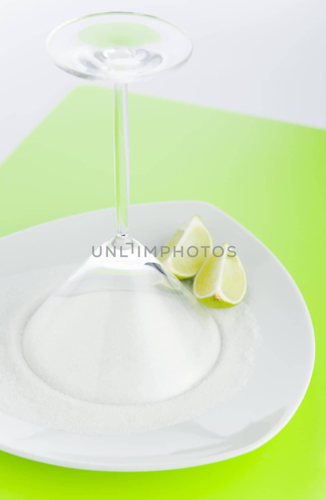 Making a daiquiri cocktail on the bar table