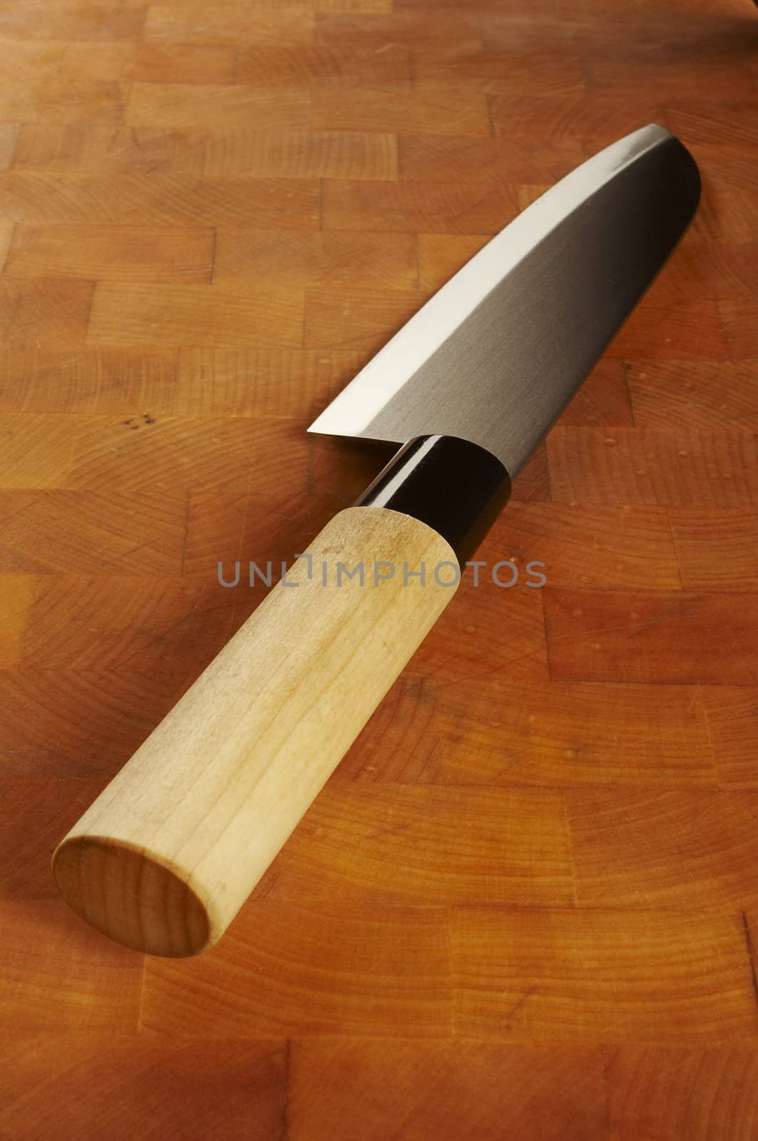 Knife on the chopping wood