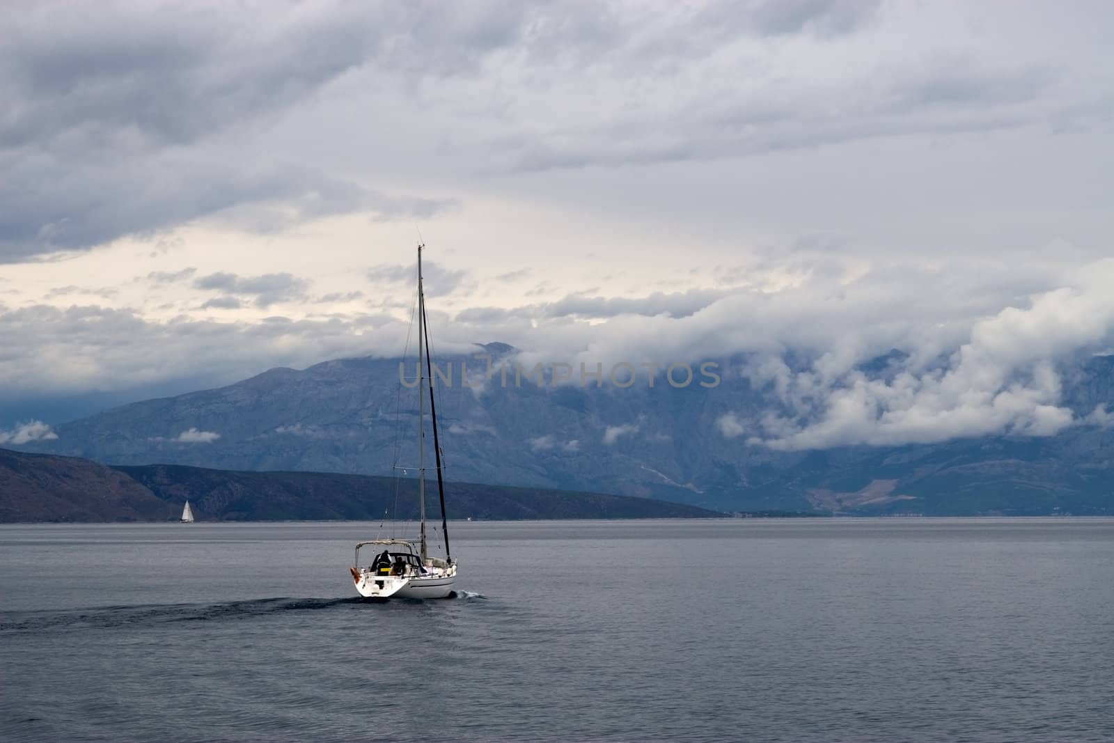 Sailing in raining day by victoo