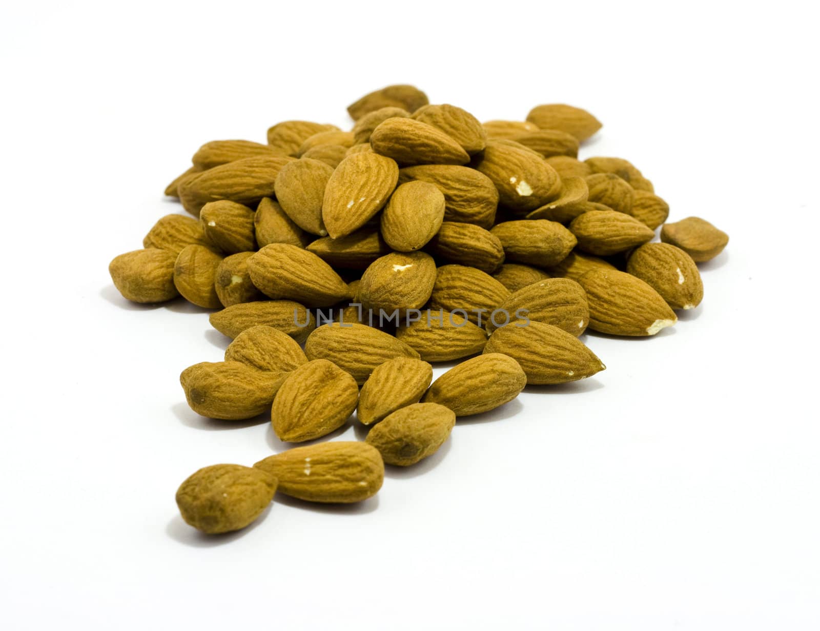 Almond nuts by ursolv