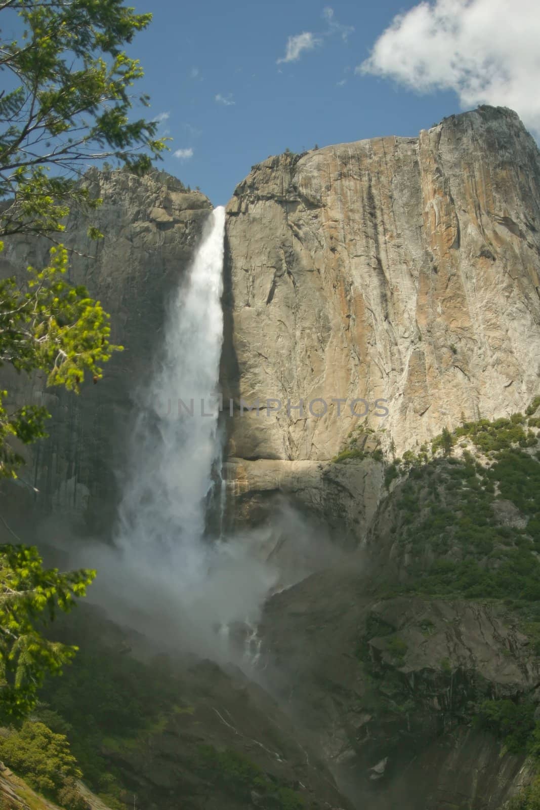 Upper Yosemite Falls Trail by melastmohican